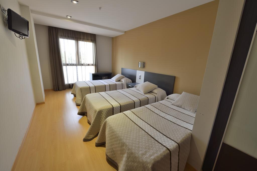 Hotel Ciutat D'Ампоста Екстер'єр фото