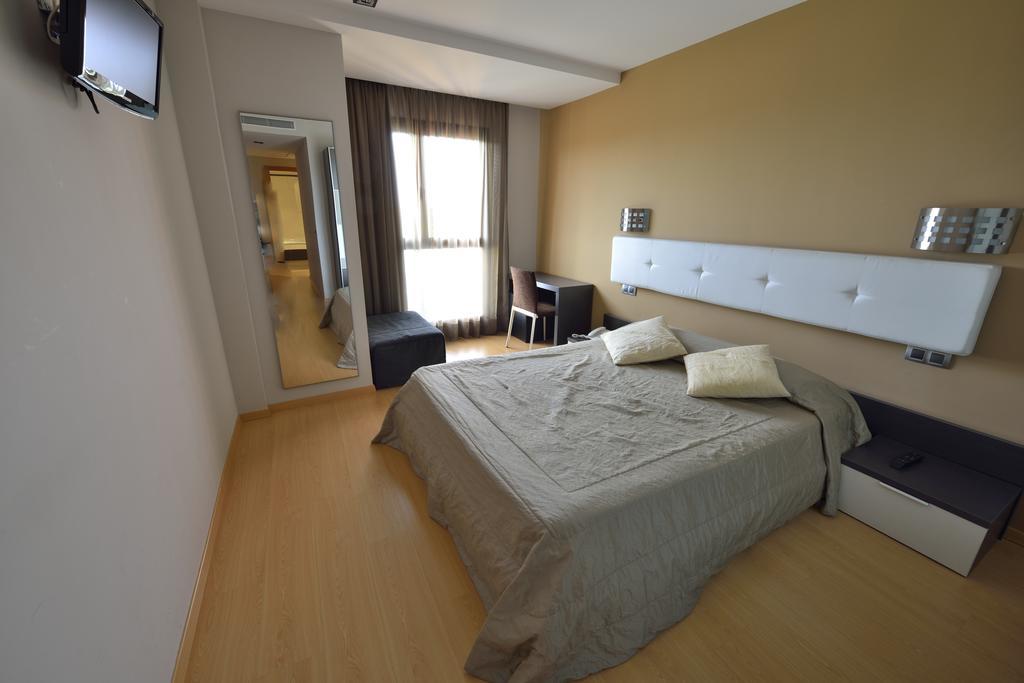 Hotel Ciutat D'Ампоста Екстер'єр фото